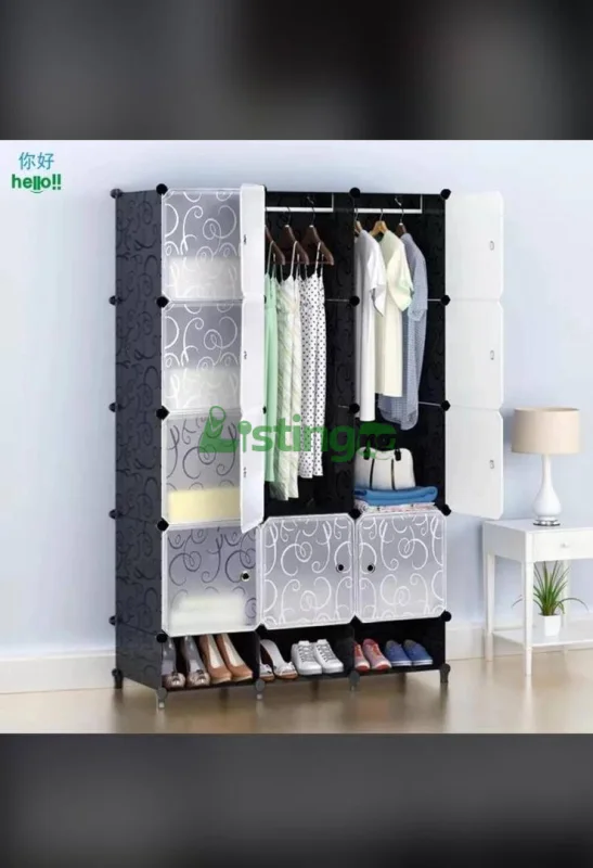 PORTABLE PLASTIC WARDROB