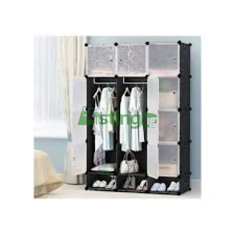 PORTABLE PLASTIC WARDROB